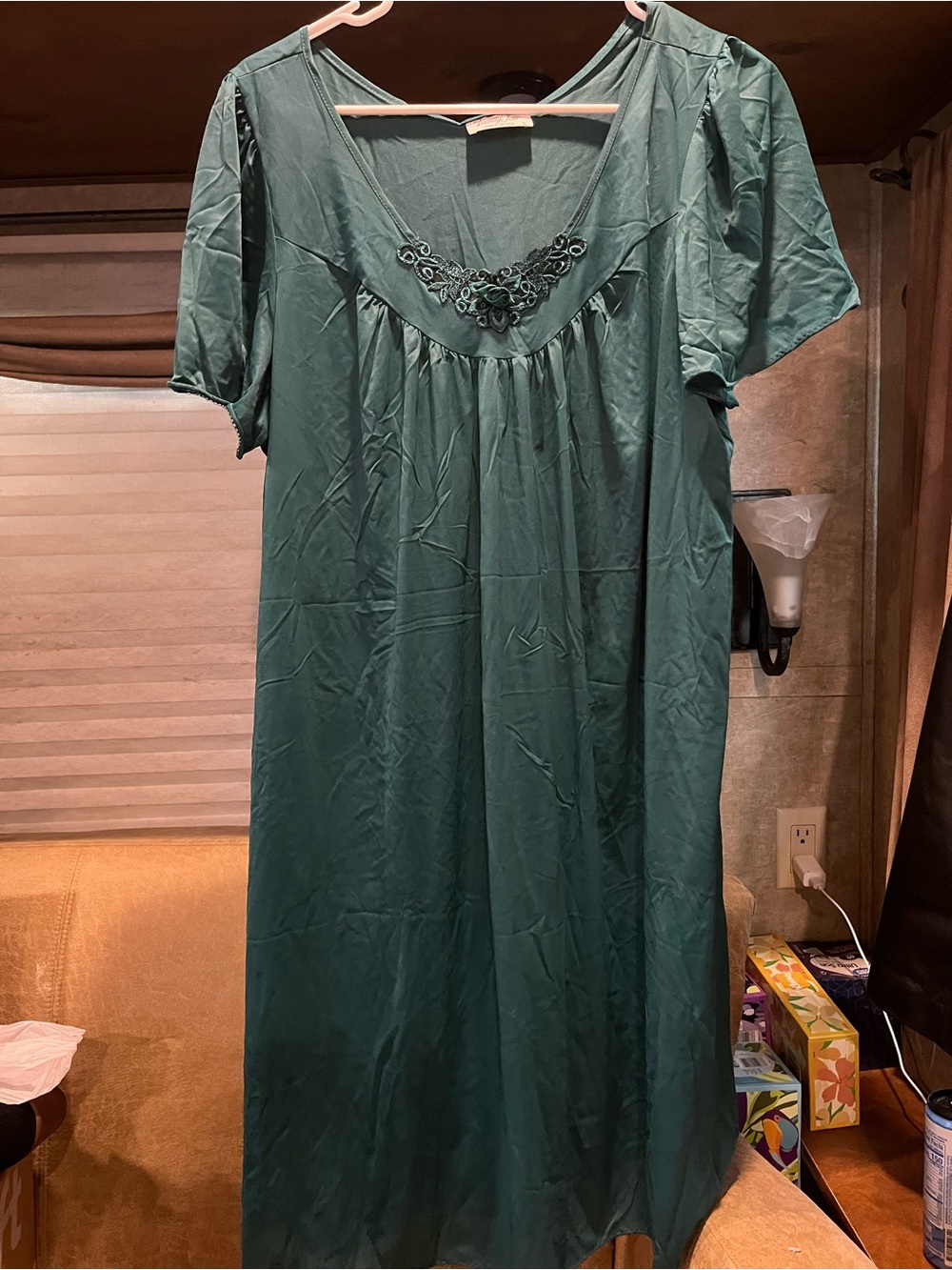 Vtg Vanity Fair Green Nylon Tricot Nightgown Lace Appliqué L